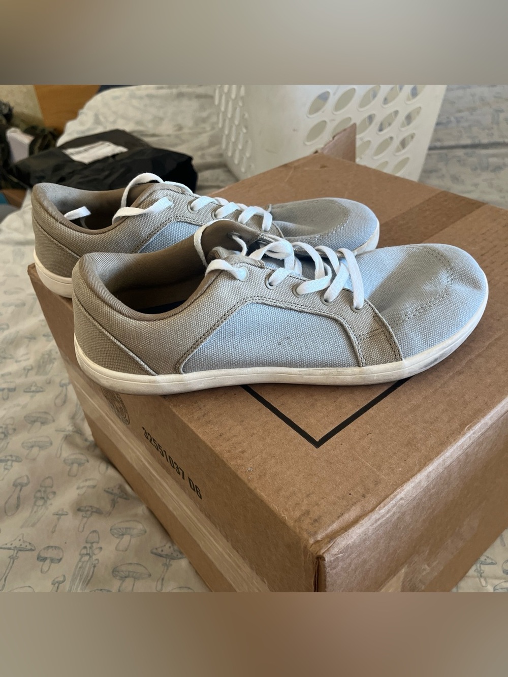WHITIN Men's Barefoot Canvas Sneakers Size 43 (US 9.5-10) Grey Tan Xero